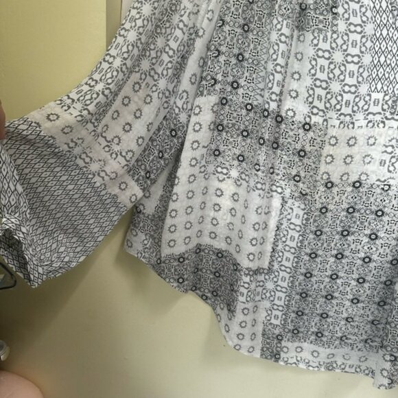 NYDJ NEW Pintuck Blouse Flowy Print Patchwork Top Split Round Neck Minimalist 1X - Picture 5 of 16